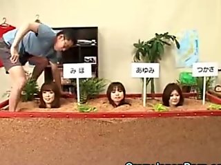 bizarre